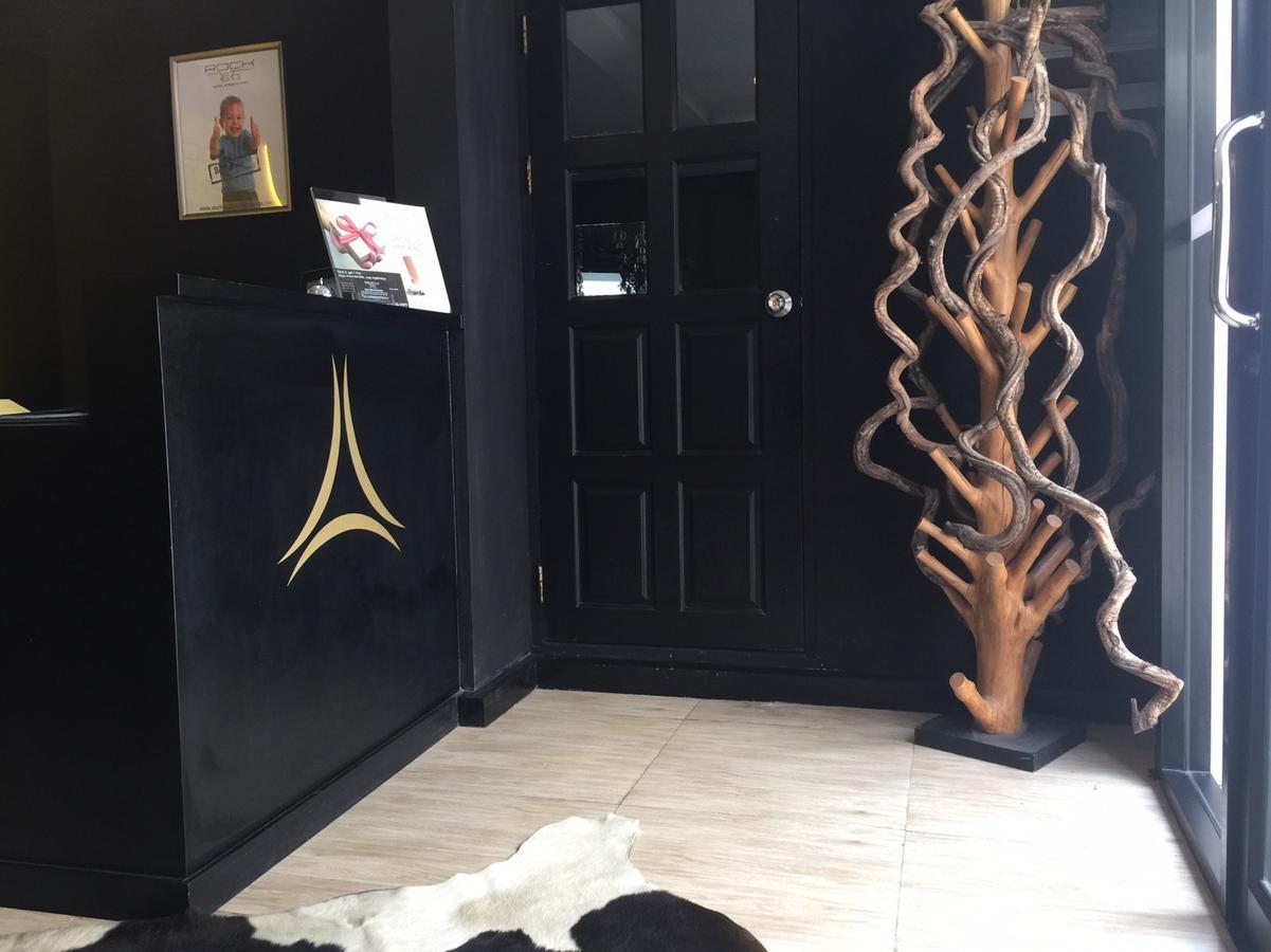 Rock Hotel Банкок Екстериор снимка